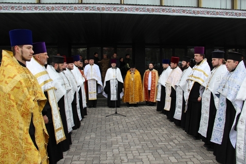Дніпропетровськ: поховали 11 захисників Дніпропетровськ: поховали 11 захисників